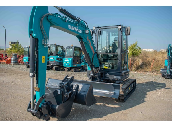 Miniexcavator SUNWARD SWE 35 UF de vanzare